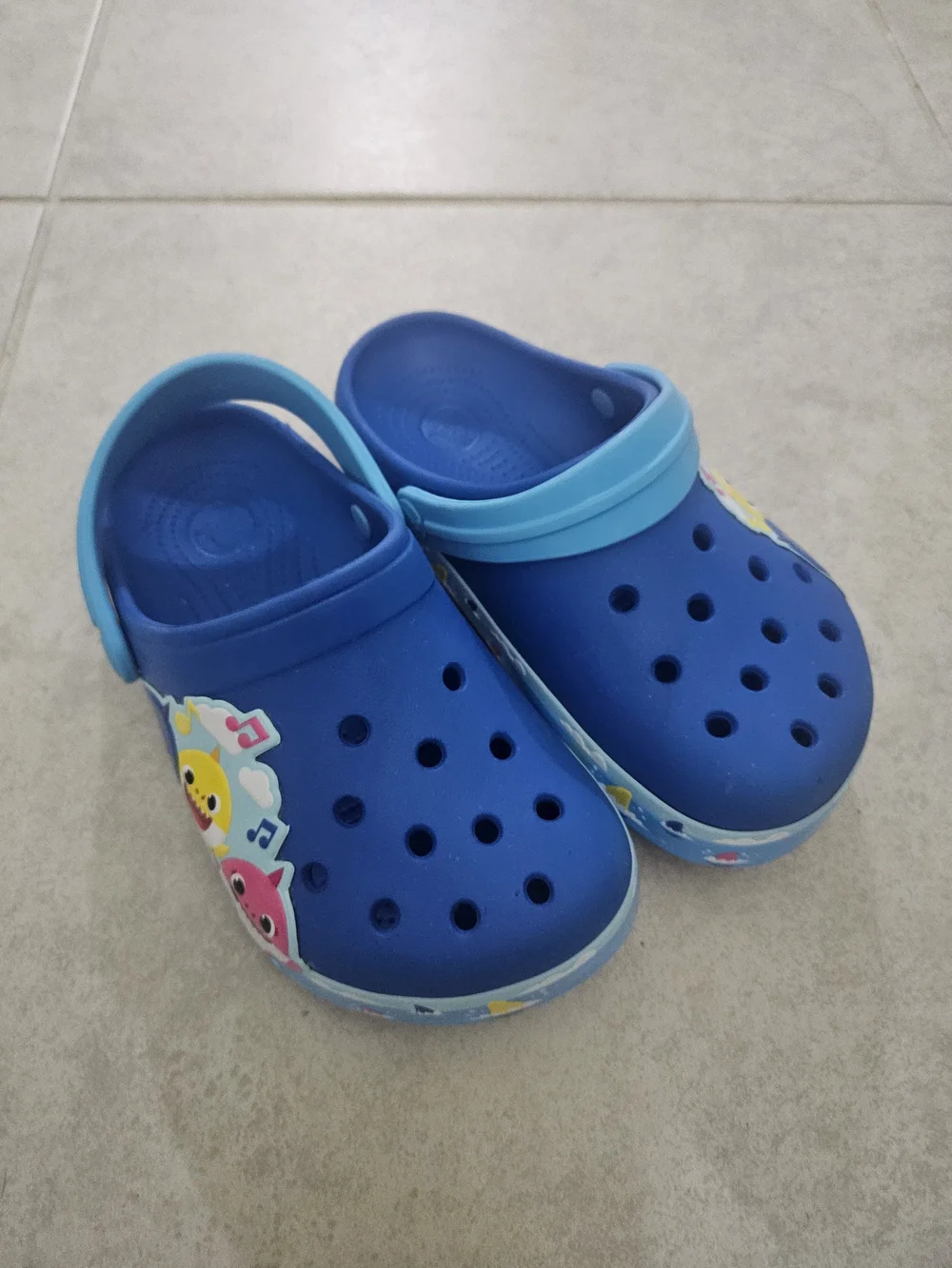 CROCS Kids' Baby Shark